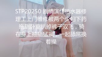 眼镜妈妈给宝贝喂奶.那一对豪乳太大了,绝对吃得饱