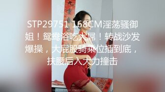 泉州夫妻3p，家中老婆被单男无套内射，精液流淌在逼里，老公接着插入鸡巴，真牛逼！