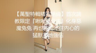 咸湿房东出租屋卫生间偷装摄像头偷拍 大学生女租客脱光衣服上厕所拉粑粑对着镜头看