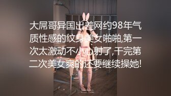 商场厕所偷拍可爱的小卷毛美女